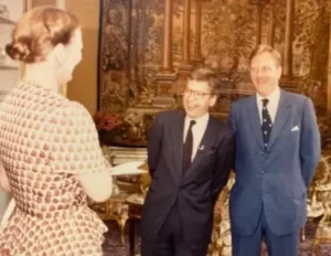 Renato Machado no Palácio Real da Dinamarca com a Rainha Margrethe