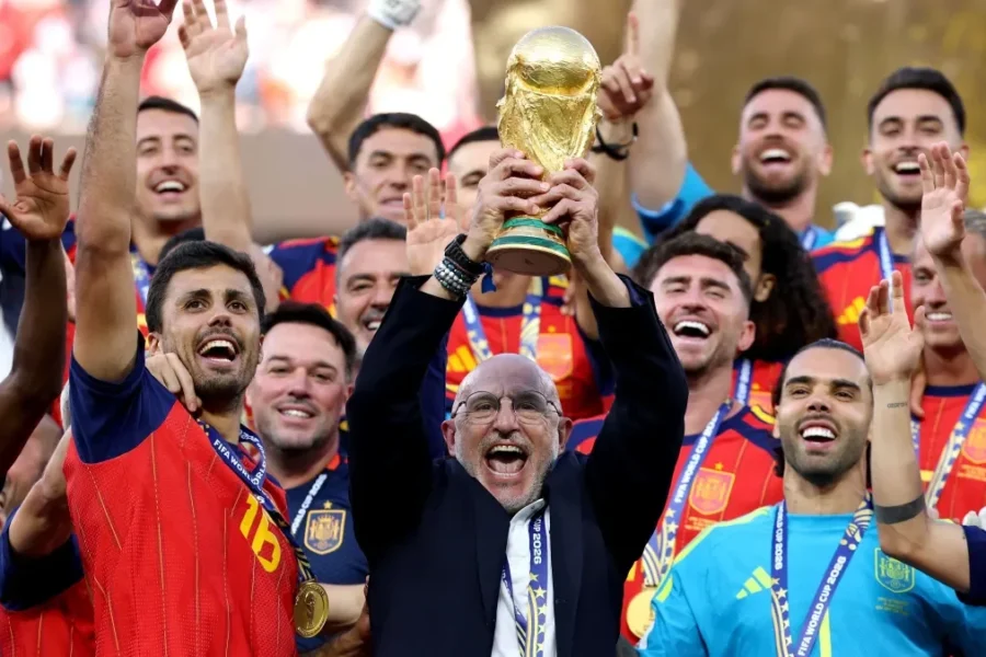 ESPANHA BICAMPEÃ e Messi perde a chance de dar exemplo ao futebol