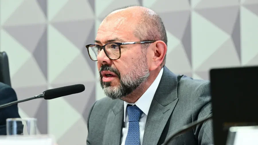 PF afirma que Ex-ministro de Bolsonaro recebeu R$550 mil em esquema de descontos no INSS