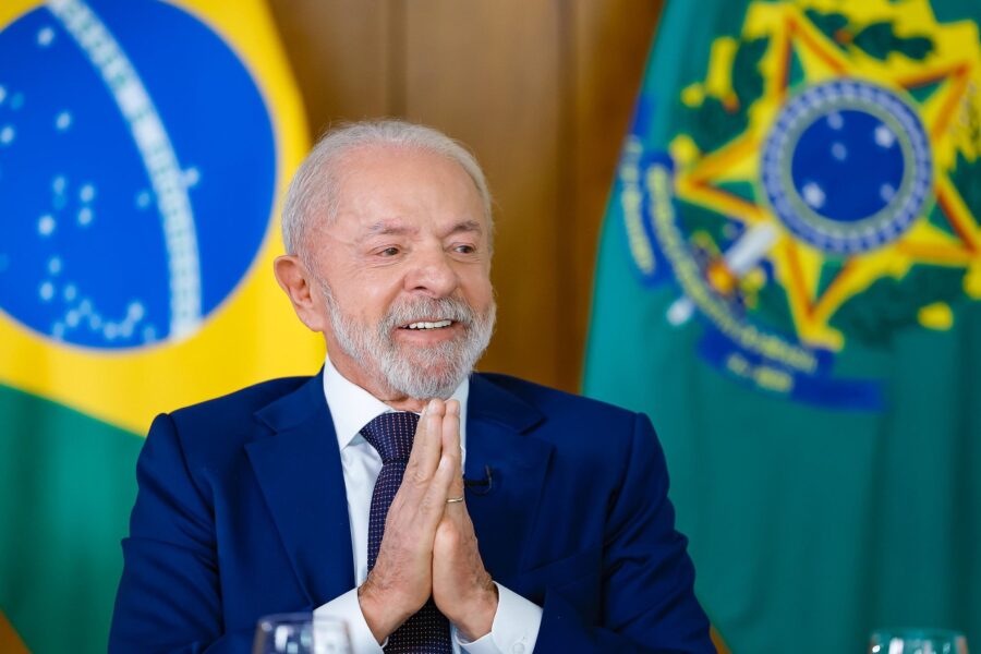 Pesquisa Quaest: Lula lidera corrida presidencial; Brasileiros rejeitam volta da família Bolsonaro