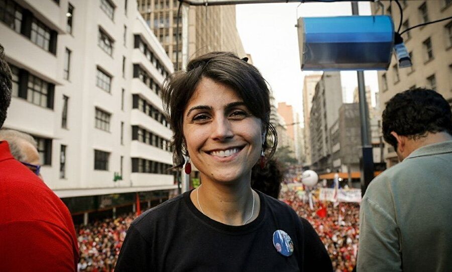 Manuela d’Ávila avança nas pesquisas e se consolida na disputa pelo Senado no RS