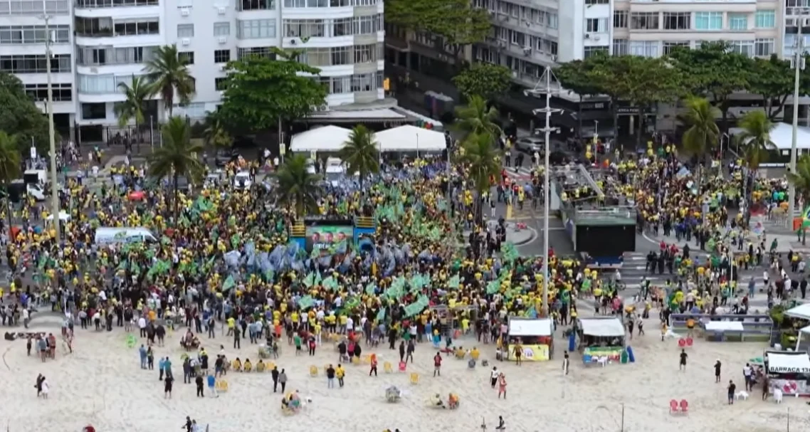FLOPOU: Flávio Bolsonaro lança campanha no Rio em ato esvaziado e aposta no nome do pai