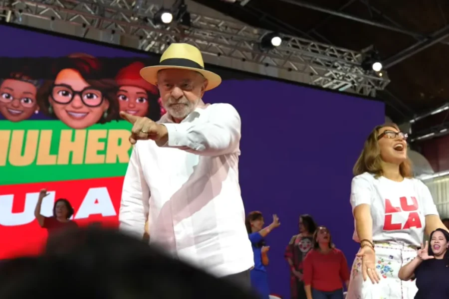 Presidente lança lideranças femininas em Belo Horizonte e reúne multidão