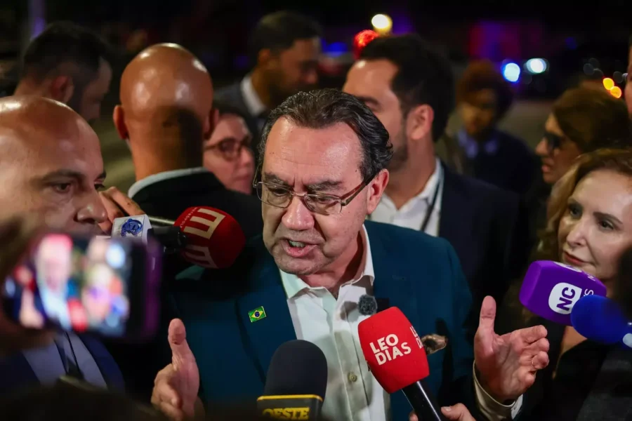 Augusto Cury omitiu empresas “fora” da declaração ao TSE e agora tenta “arrumar a casa”