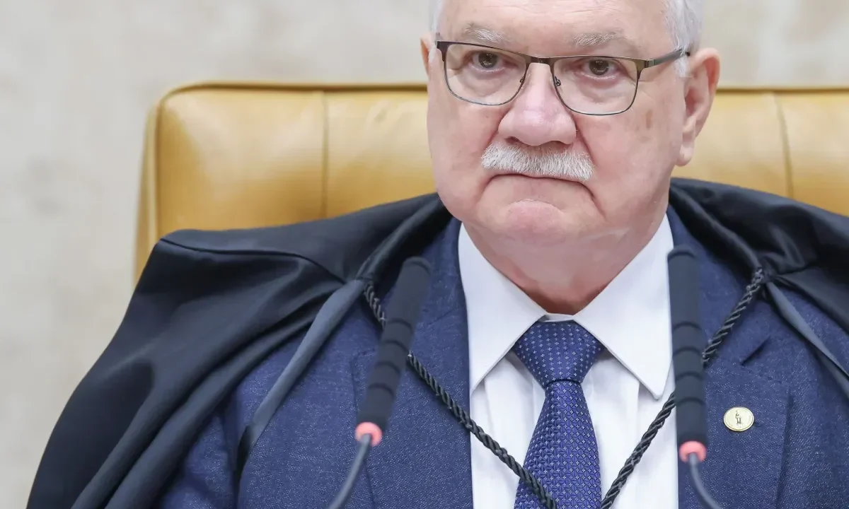 Fachin dá 24 horas para Mendonça abrir caso Master; Zanin pede íntegra do celular de Vorcaro