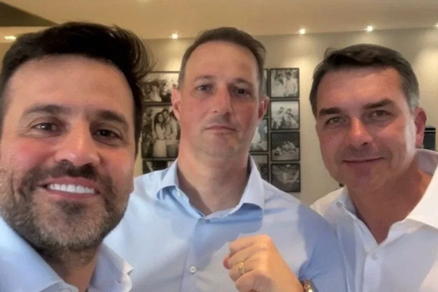 FLÁVIO PREPARA NOTÍCIA FALSA CONTRA LULA ANTES DA ANÁLISE DOS SIGILOS QUEBRADOS