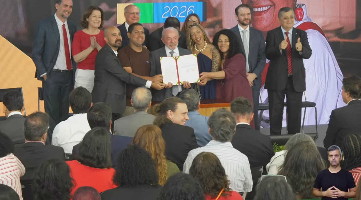 NOME LIMPO NA PRAÇA: LULA ANUNCIA PERDÃO DE R$ 12,6 BILHÕES EM DÍVIDAS DE MEIs;